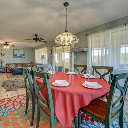 Home With Sunroom And Fire Pit - Near Canyon Lake! Exterior photo